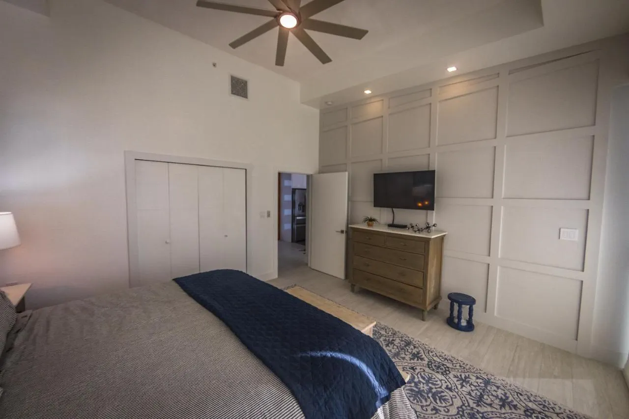 דירה ווסט ביי Lighthouse Point Residences